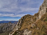 55 Scendiamo al Passo la Forca sul tormentato sentiero 501